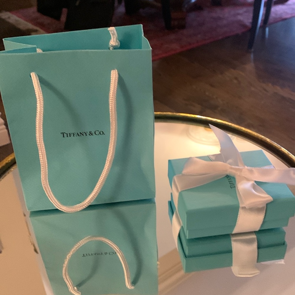 Tiffany bag and gift box, jewelry drawstring bag included